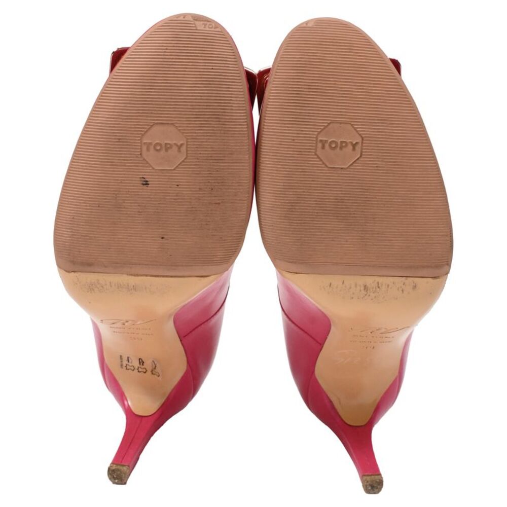Roger Vivier Trompette Buckle Detail Pumps in Pink Calfskin Leather - Picture 7 of 10